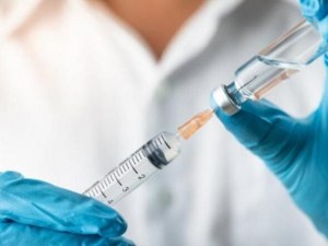 Вижте колко ваксини срещу COVID-19 очакваме по тримесечия