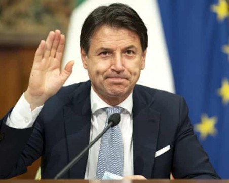 Италианският премиер Джузепе Конте подаде оставка