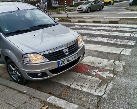 Шофьор спря върху зебра на централен булевард в Асеновград