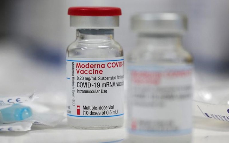 СЗО предупреждава: Бременните жени не трябва да получават ваксината Moderna