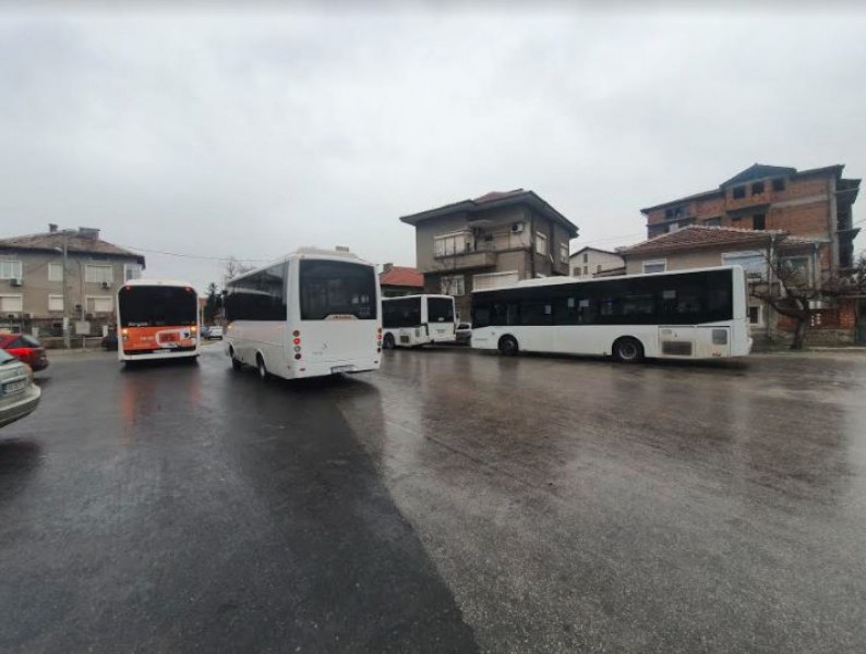 Започна изграждането на новото обръщало за автобусите в Прослав