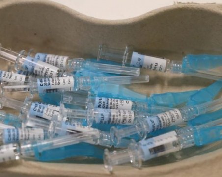 Мадрид спира имунизацията поради недостиг на ваксините на Pfizer, Moderna и AstraZeneca