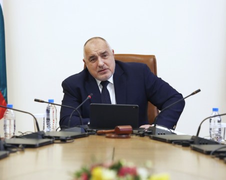 Правителството отпусна още пари за детските градини и училищата