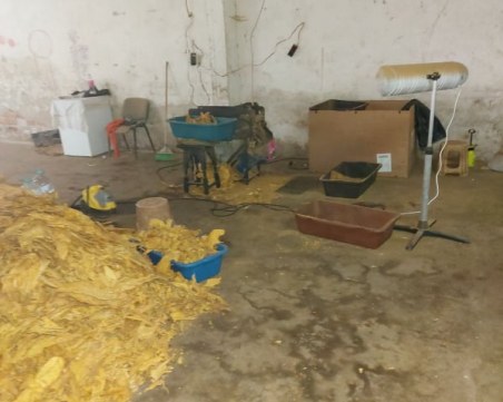 Разбиха депо за нелегален тютюн край Пловдив, трима от Столипиново са арестувани