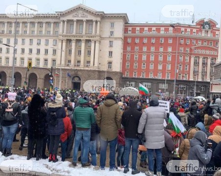 Ресторантьорският бранш се надигна! Над 4000 души блокираха центъра на София