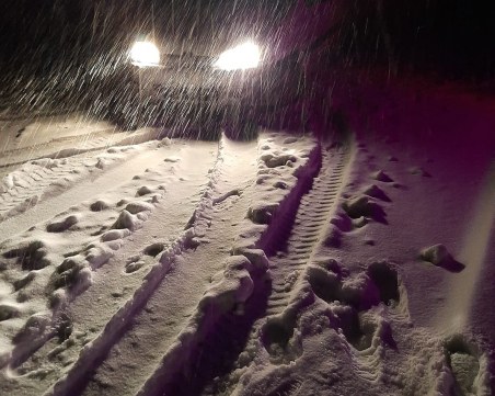 След снеговалежа: Каква е пътната обстановка в Пазарджик и Смолян?