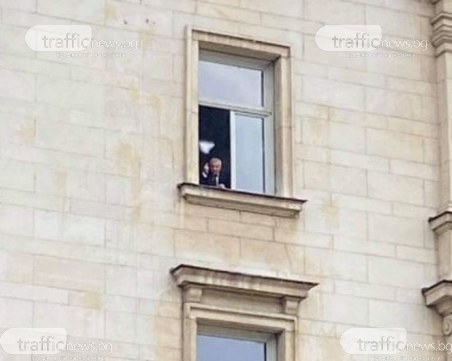 Валери Симеонов: Не съм показал среден пръст, подкрепям ресторантьорите