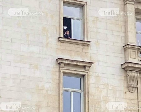 Валери Симеонов показа среден пръст на протестиращите ресторантьори