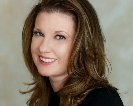 Миролюба Бенатова: Румен Радев и Цветан Цветанов са плагиати