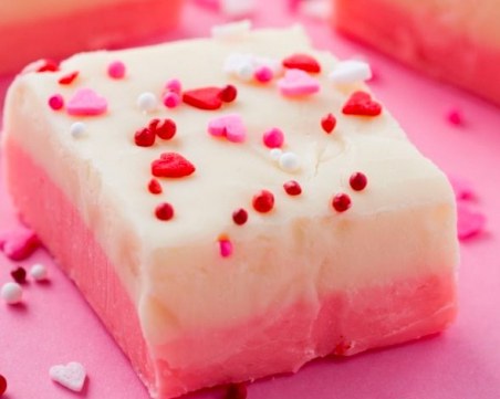 Вкусна торта с бял шоколад по случай Свети Валентин