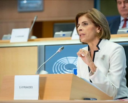 Европейски съюз въвежда контрол върху износа на ваксини