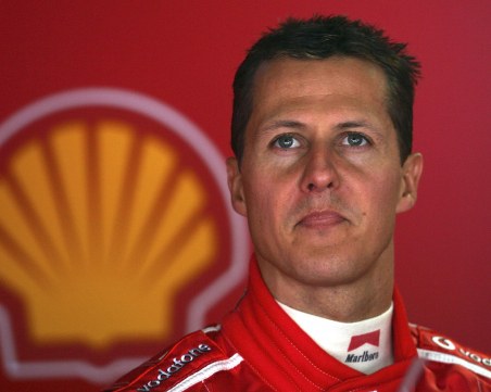 Показват първи снимки на Шумахер след инцидента от 2013-а година