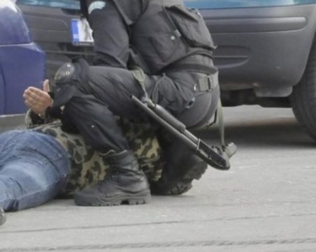 Постоянен арест за трафиканта на бежанци, бягал от полицията край Пловдив