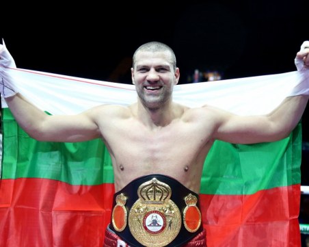 Тервел Пулев се завърна с победа срещу Мероро