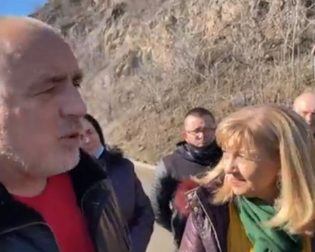 Бойко Борисов в сблъсък с журналист от bTV: Аз медии не викам, имам си Фейсбук