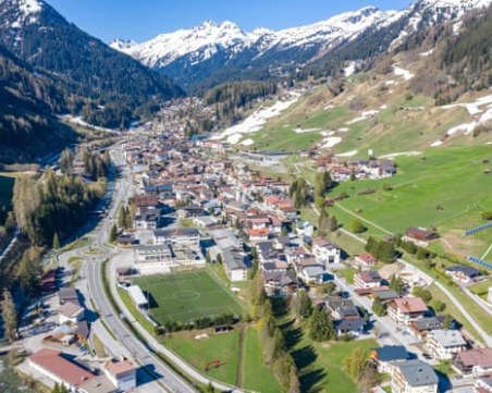 Хванаха 96 чужденци на ски курорт в Австрия въпреки локдауна - казали, че търсят работа