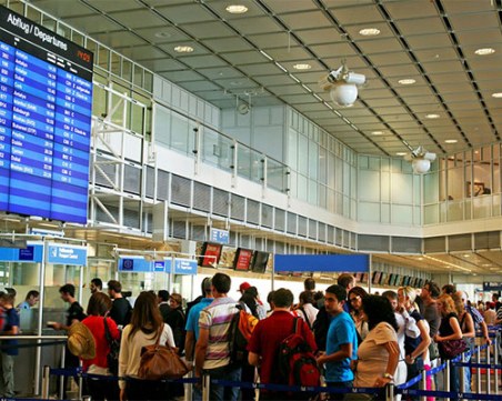 Нови строги ограничения при пътуване в Европа, някои са доста радикални