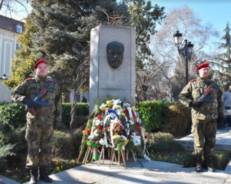 Пловдив чества 167 години от рождението на Стефан Стамболов