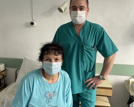 Пловдивски лекари отстраниха киста, по-голяма от волейболна топка