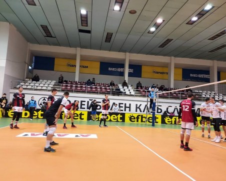 Волейболният Локомотив не срещна трудности със Славия