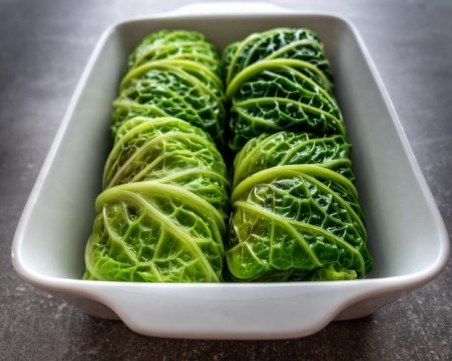 Храна, пълна с витамини: Сърми от зеле Кейл и варени картофи