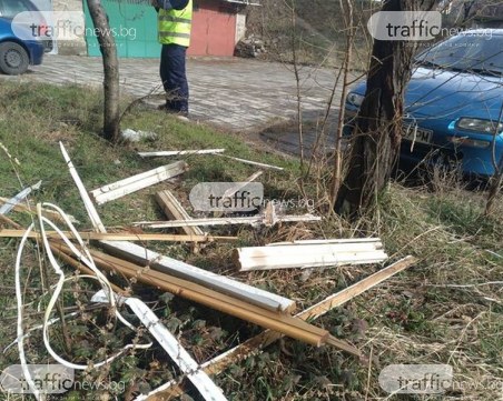 Карловец замеря съседи със старата си дограма, тормозът продължава с години