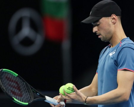 Мико отпадна на крачка от основната схема на 