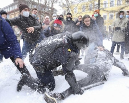 Повече от 5000 души, арестувани в Русия: Народът се изправя срещу Путин