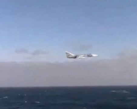 Напрежение в Черно море: Руски изтребител прелетя опасно близо до американски кораби