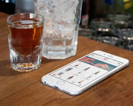 Uber атакува бизнес ниша - ще доставя алкохол по домовете