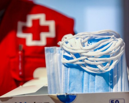 Международната организация на Червен кръст в помощ на бедните страни с ваксини