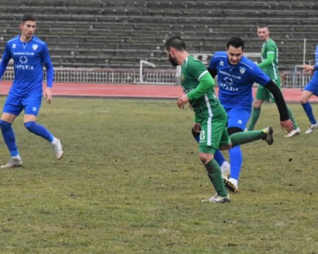 Спартак спечели контрола срещу Оборище