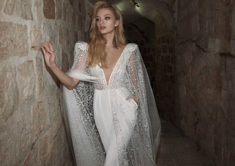 Нова модна тенденция: Бели гащеризони като заместител на сватбени рокли