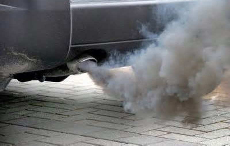 Обмислят солени глоби за колите, които замърсяват повече