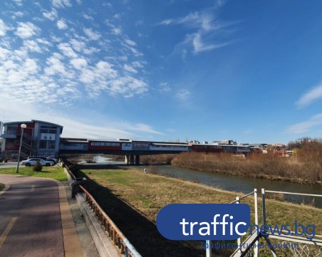 Питаме пловдивчани: Заслужава ли Пешеходният ни мост нова визия?