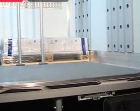 Пристигаха първите дози от ваксината на AstraZeneca у нас