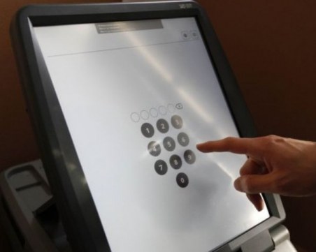 ЦИК: Избралите да гласуват машинно няма да могат да гласуват с хартиена бюлетина