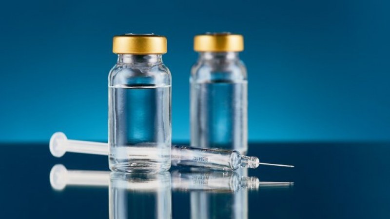 Първите дози на ваксината на Астра Зенека пристигат у нас