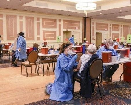 Ще имаме ли свободата на живот преди пандемията, ако не се ваксинираме?