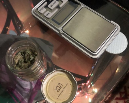 Задържаха четирима с наркотици в Пловдив