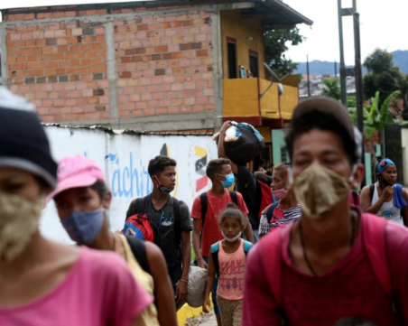 Колумбия предоставя легален статут на венецуелски мигранти