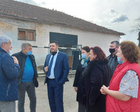 Отварят медицински кабинет в училището в село Кадиево