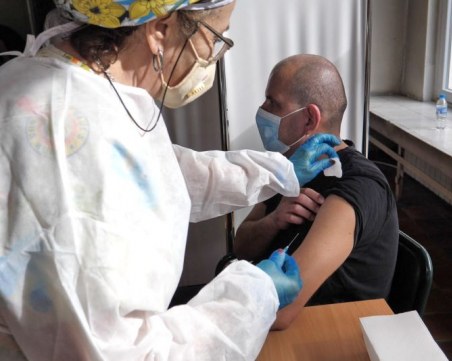 210 полицаи се ваксинираха срещу COVID-19