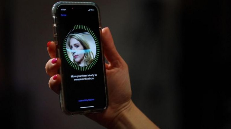 Как да отключите iPhone с разпознаване на лице, когато носите маска?