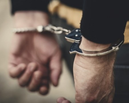 Има арестувани за незаконното източване на европари