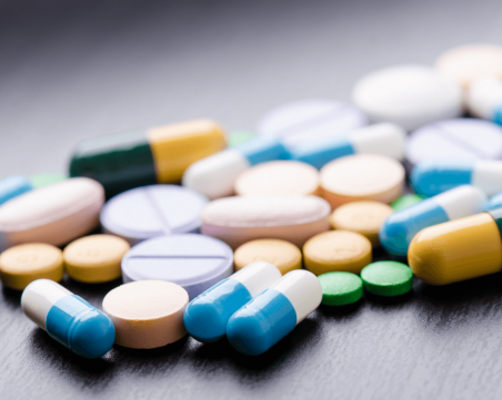 Измамници използват имената на известни лекари за реклама на добавки