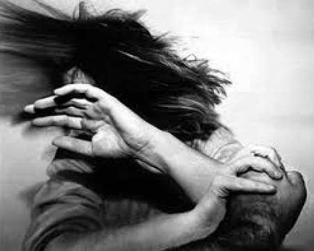 Похитител, изтезавал зверски млада жена, ще лежи 9 години в затвора