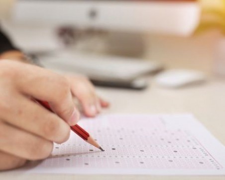 Омбудсманът: Матурите за 4 и 10 клас са излишен риск