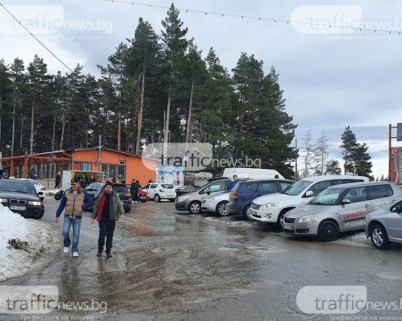 МВР към шофьорите: Внимавайте по пътя за хижа Здравец, стигането до Бяла Черква е невъзможно