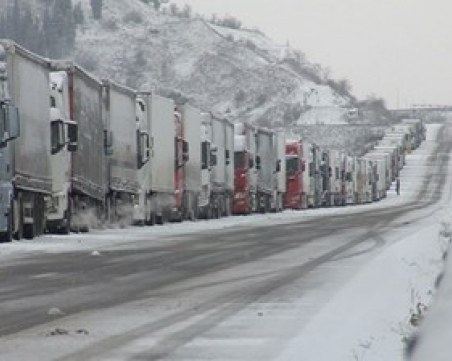 След забраната от Гърция: 6-километрова опашка се изви на Кулата